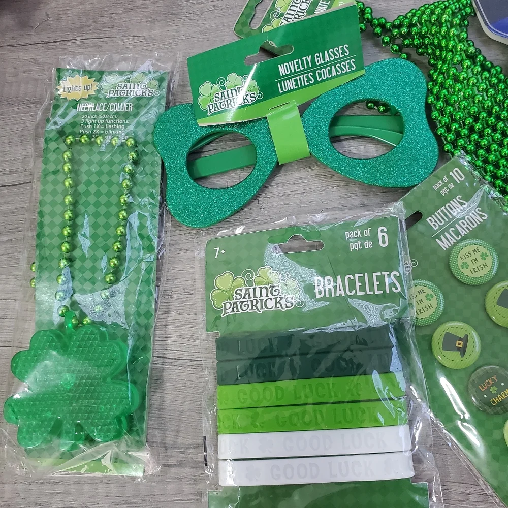 Saint Patricks Day party favors and supplies 6 pieces A25